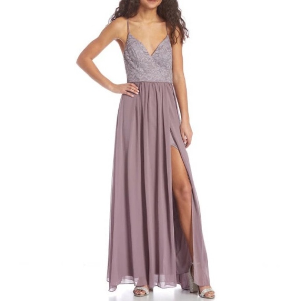 City Vibe Spaghetti Strap V-Neck Glitter Lace Bodice Cage Back High Slit Hem